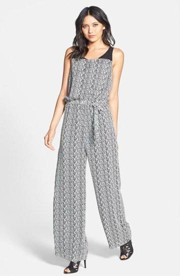 Sanctuary 'kila' Cross Back Chevron Print Jumpsuit White Kilaminjaro