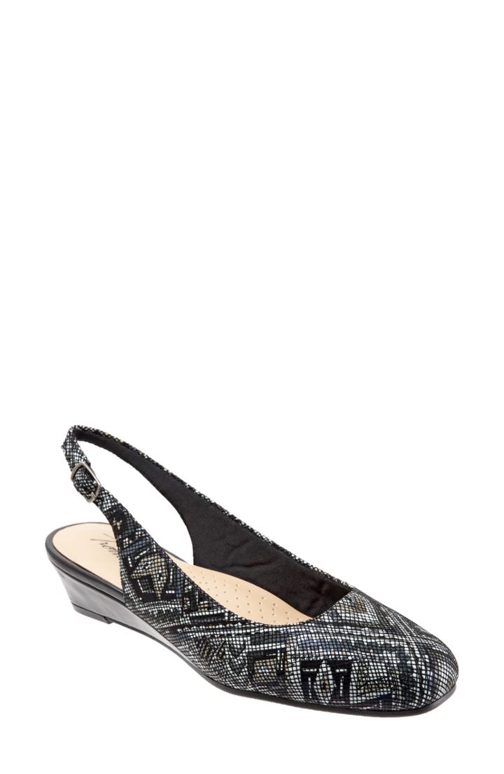 Women's Trotters Lenore Slingback Pump M - Beige