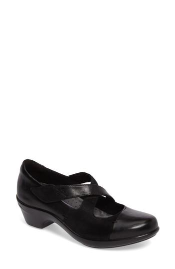 Women's Aravon Kitt Cross Strap Water Resistant Pump .5 Aa - Black