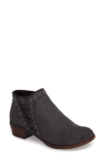 Women's Minnetonka Brenna Grommet Bootie .5 M - Beige
