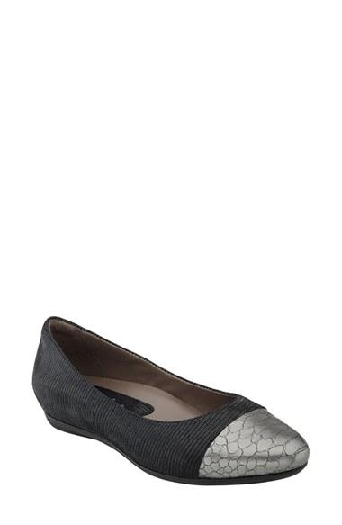 Women's Earthies 'hanover' Cap Toe Flat M - Black
