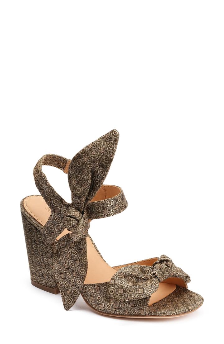 Women's Bill Blass Carmen Bow Sandal .5 M - Metallic