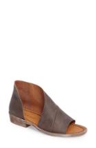 Women's Free People 'mont Blanc' Asymmetrical Sandal .5us / 35.5eu - Grey