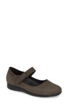Women's Mephisto Jenyfer Mary Jane Shoe .5 M - Grey