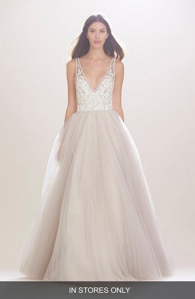 Women's Carolina Herrera 'mercedes' V-neck Lace & Tulle Gown