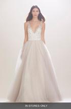 Women's Carolina Herrera 'mercedes' V-neck Lace & Tulle Gown