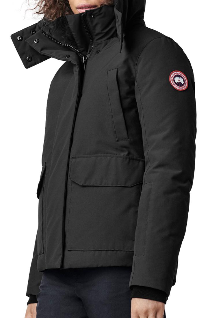 Women's Canada Goose Blakely Water Resistant 625 Fill Power Down Parka (2-4) - Black