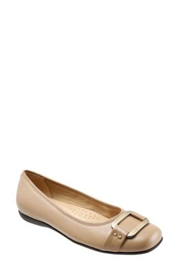 Women's Trotters 'sizzle Signature' Flat Ww - Beige