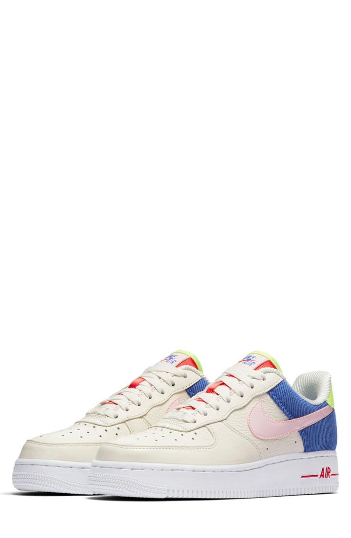 Women's Nike Air Force 1 Low Top Sneaker .5 M - White