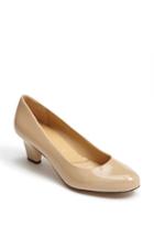 Women's Trotters Signature 'penelope' Pump M - Beige