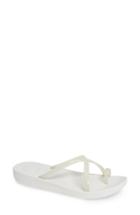 Women's Fitflop Iqushion(tm) Wave Ergonomic Flip Flop M - White