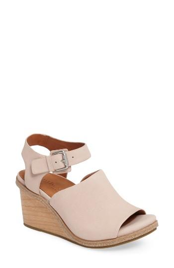 Women's Gentle Souls Gerry Wedge Sandal .5 M - Pink