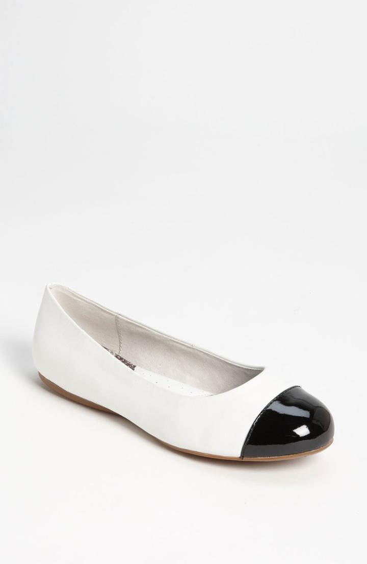 Women's Softwalk 'napa' Flat .5 M - White