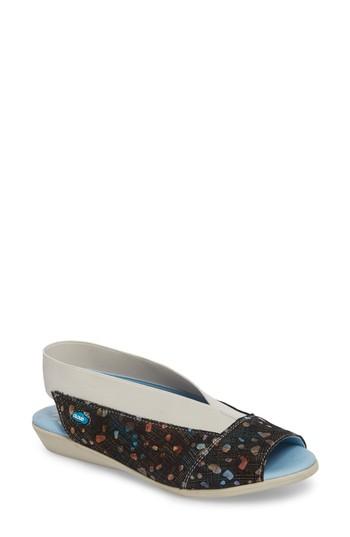 Women's Cloud Caliber Fantasy Flat .5-6us / 36eu - Black