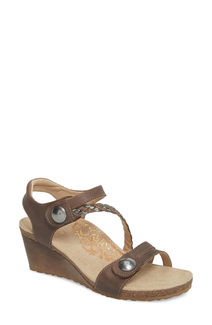 Women's Aetrex 'naya' Wedge Sandal .5-8us / 38eu - Brown