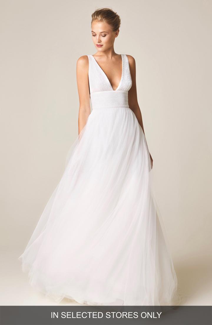 Women's Jesus Peiro Ancestor Embroidered Bodice Tulle A-line Gown, Size In Store Only - White