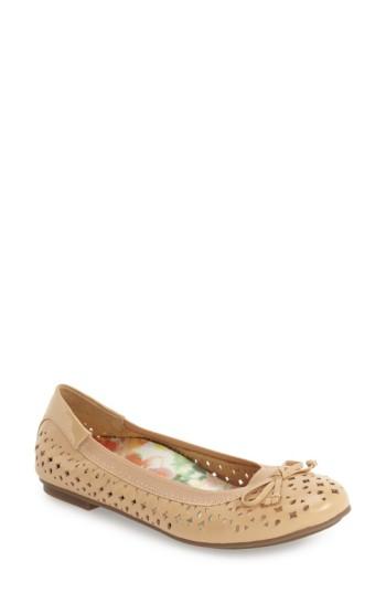 Women's Vionic 'surin' Perforated Ballet Flat M - Beige
