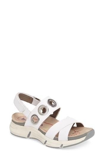 Women's Bionica Olney Sandal .5 M - White
