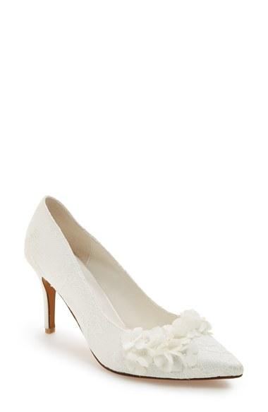 Women's Menbur 'lucia' Lace Pointy Toe Pump