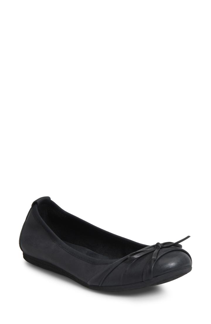 Women's B?rn Chelan Ballet Flat M - Black