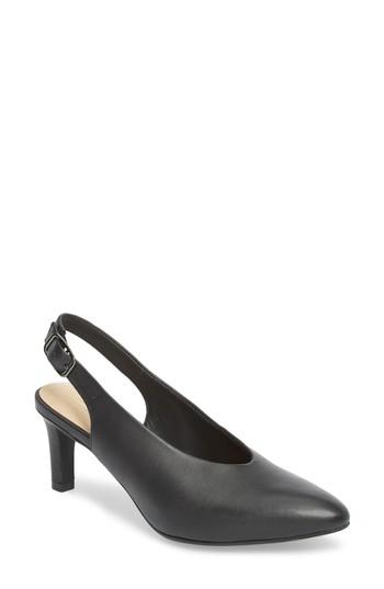 Women's Clarks Calla Violet Kitten Heel Pump M - Black