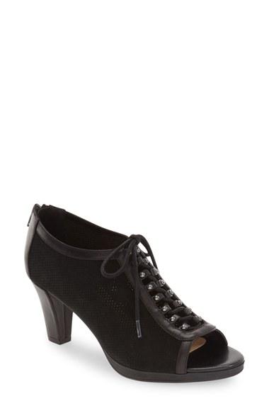 Women's Bella Vita 'lilo' Lace-up Peep Toe Bootie N - Black