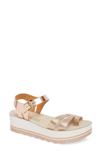 Women's Fantasy Sandals Marena Platform Sandal .5us / 39eu - Metallic