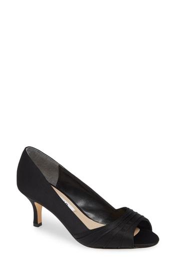 Women's Nina Chezare Peep Toe Pump M - Black