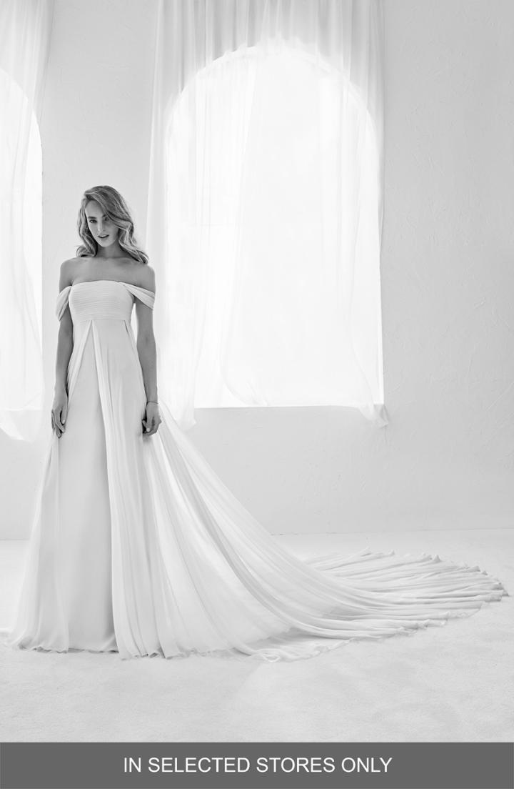 Women's Atelier Pronovias Raggio Off The Shouder Silk Empire Gown, Size - Ivory