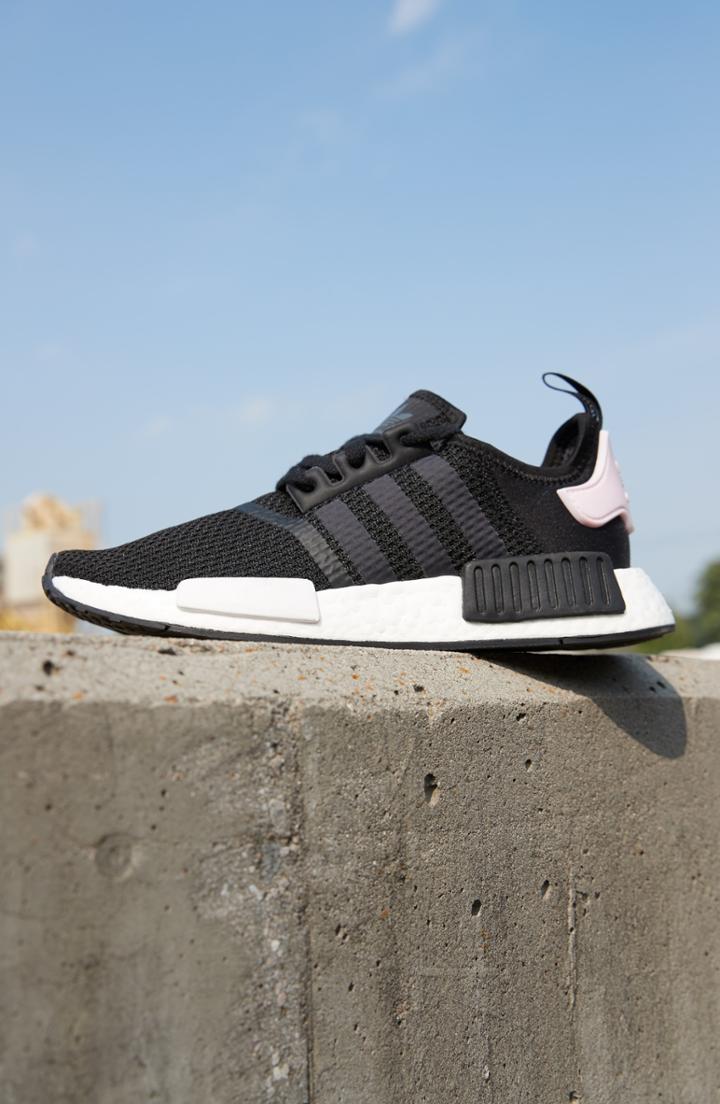 Women's Adidas Nmd R1 Athletic Shoe .5 Women's / 5.5 Men's M - Grey