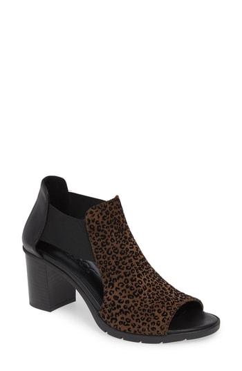 Women's The Flexx Ticket To Ride Sandal .5 M - Brown