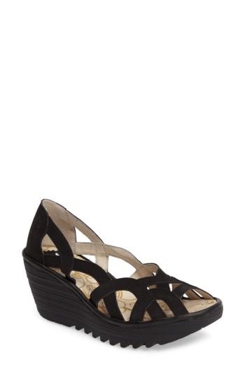 Women's Fly London Yadi Wedge Sandal .5-6us / 36eu - Black
