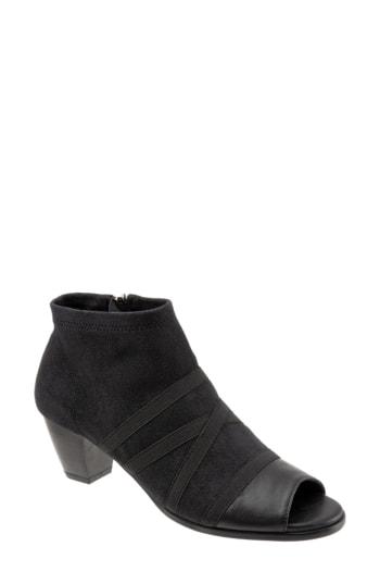 Women's Trotters Maris Bootie M - Black