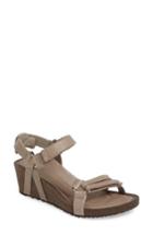 Women's Teva Ysidro Wedge Sandal M - Beige