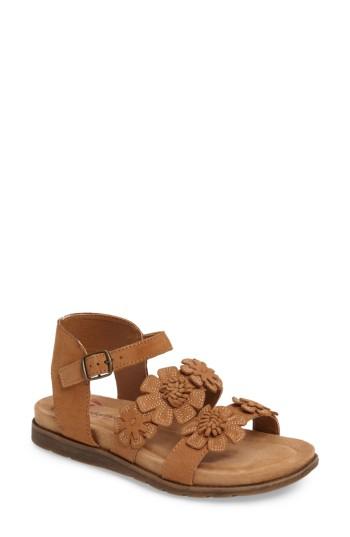Women's Comfortiva Alyssa Flower Applique Sandal .5 M - Beige