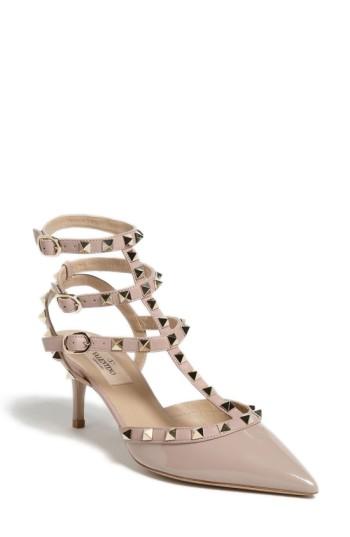 Women's Valentino Garavani Rockstud Pointy Toe Pump Us / 35eu - Beige