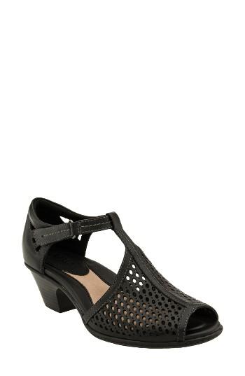 Women's Earth Pavo Sandal M - Black