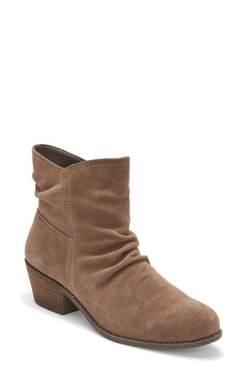 Women's Me Too Zaria Bootie .5 M - Beige