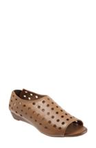 Women's Bueno Addison Sandal .5-7us / 37eu - Brown