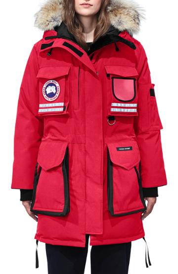 Women's Canada Goose Snow Mantra Extreme Weather 675-fill Power Down Arctic Tech Parka With Genuine Coyote Fur Trim - Red