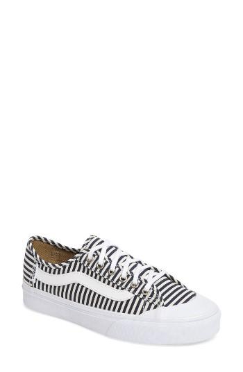 Women's Vans Um Sneaker