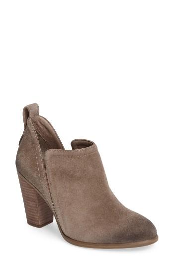 Women's Vince Camuto Francia Bootie .5 M - Beige
