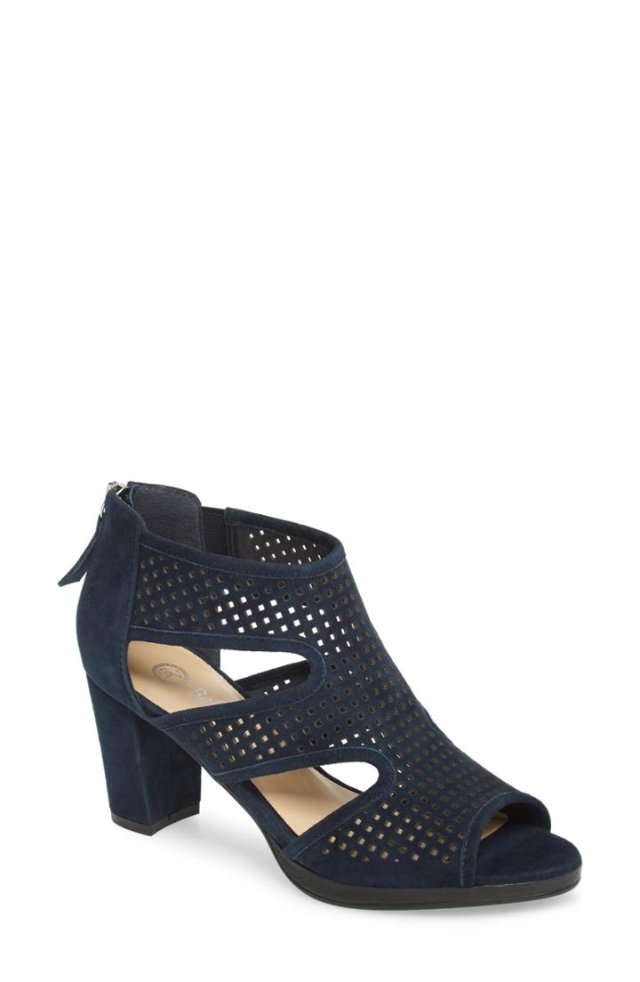 Women's Bella Vita Leslie Sandal .5 N - Blue