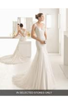 Women's Two By Rosa Clara Oblicuo Guipure Lace Mermaid Gown, Size - Beige