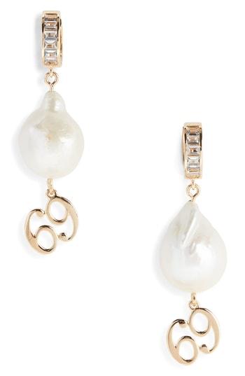 Women's Jiwinaia 69 Charm Pearl Drop Earrings