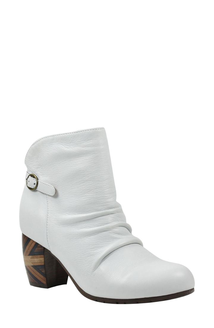 Women's L'amour Des Pieds Pierpont Bootie .5 M - White