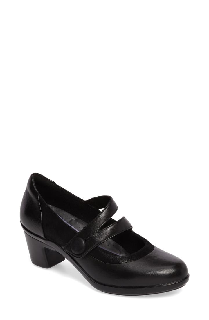 Women's Aravon Lexee Mary Jane Pump .5 D - Black