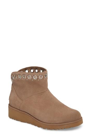 Women's Ugg Riley Grommet Wedge Boot M - Beige