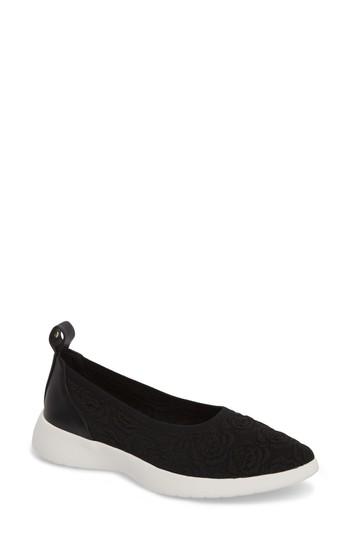 Women's Taryn Rose Daisy Flat M - Black