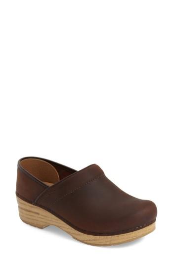 Women's Dansko 'professional' Oiled Leather Clog .5-8us / 38eu M - Brown